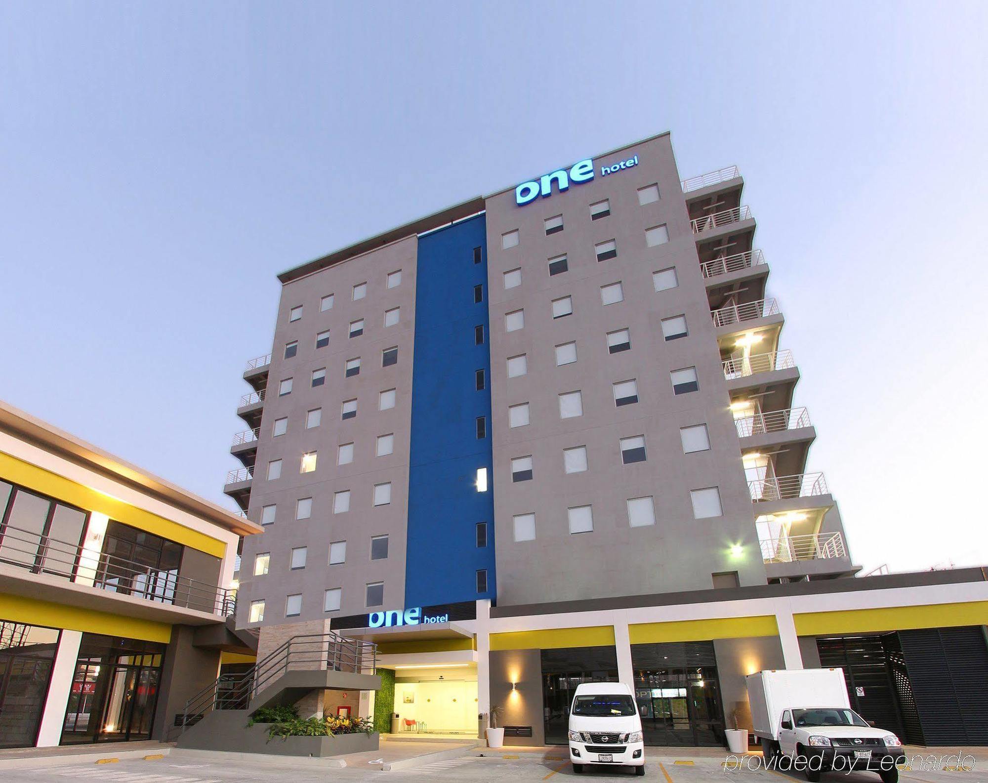 One La Paz Hotel Exterior photo